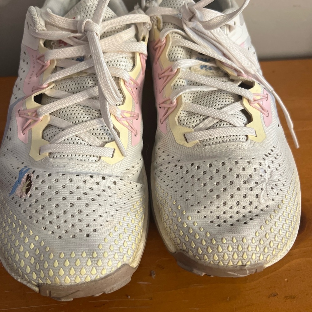 Nike White and Pink Running Shoes - Picture 4 of 7